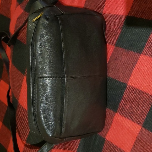 Wilson Leather Black Bag - Picture 3 of 16
